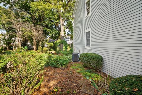 Tiny photo for 820 Derby Course, St. Charles, IL 60174 (MLS # 12434899)