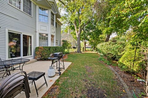 Tiny photo for 820 Derby Course, St. Charles, IL 60174 (MLS # 12434899)