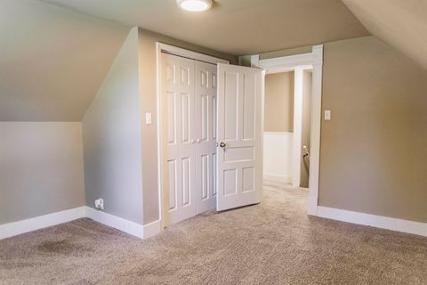 Tiny photo for 2049 Chestnut Street, Quincy, IL 62301 (MLS # 100539025)