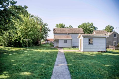 Tiny photo for 2049 Chestnut Street, Quincy, IL 62301 (MLS # 100539025)
