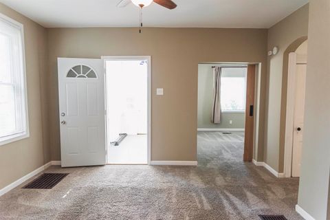 Tiny photo for 2049 Chestnut Street, Quincy, IL 62301 (MLS # 100539025)