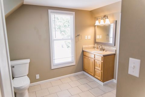 Tiny photo for 2049 Chestnut Street, Quincy, IL 62301 (MLS # 100539025)