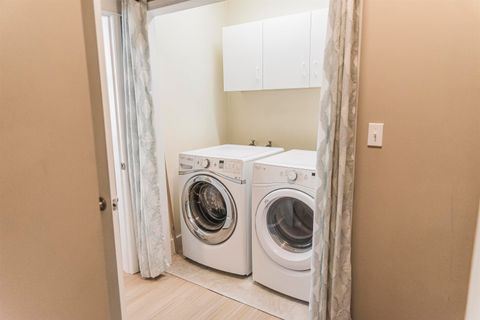 Tiny photo for 2049 Chestnut Street, Quincy, IL 62301 (MLS # 100539025)