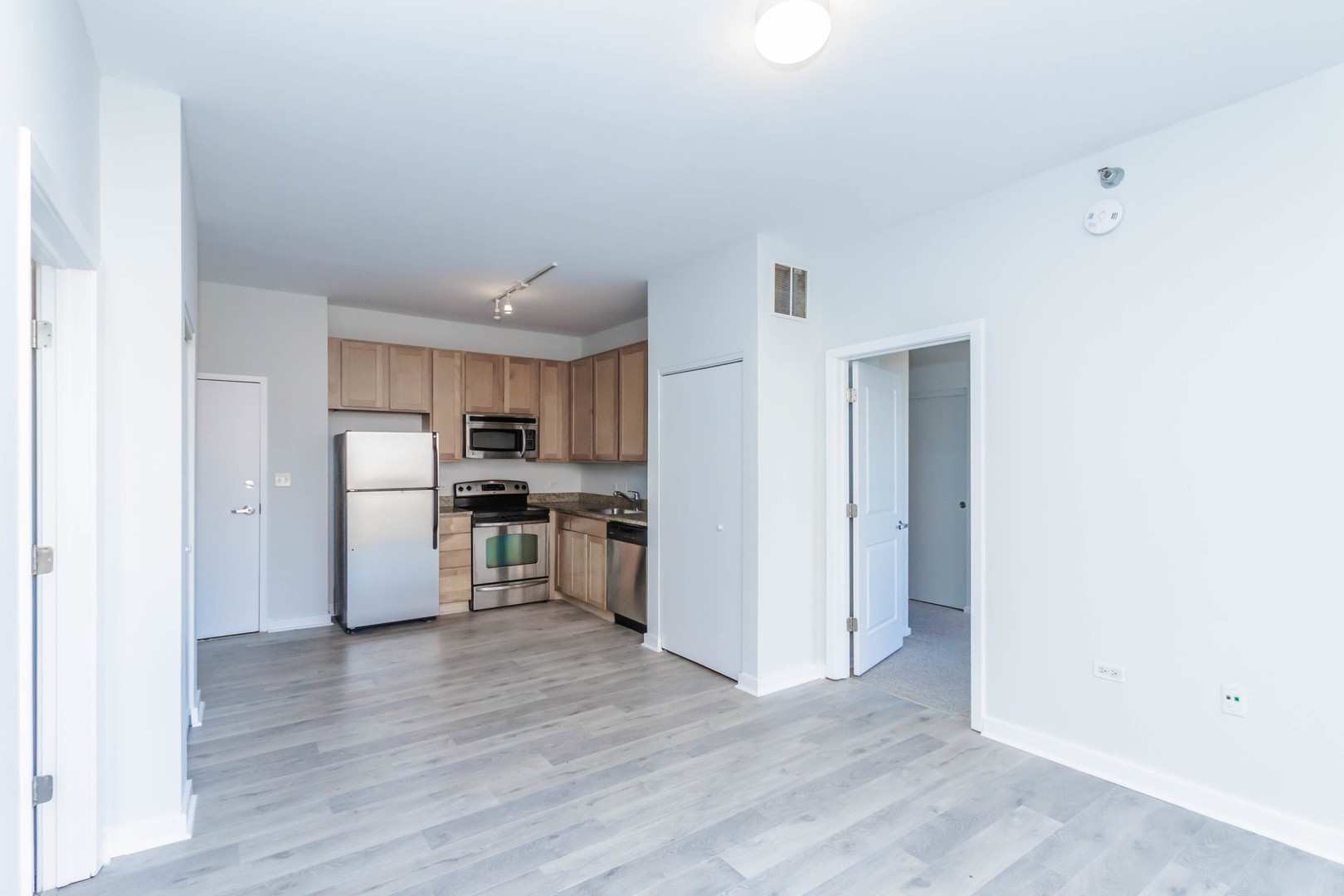 1 E 8th Street 407