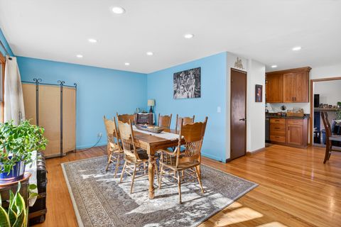 Tiny photo for 1334 7th Street NW, Clinton, IA 52372 (MLS # 12607252)