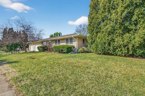 Tiny photo for 1334 7th Street NW, Clinton, IA 52372 (MLS # 12607252)