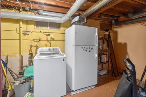 Tiny photo for 1334 7th Street NW, Clinton, IA 52372 (MLS # 12607252)