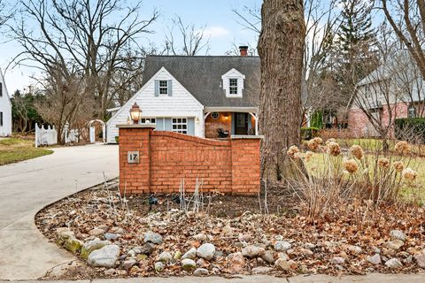 Tiny photo for 17 Sunset Road, Bloomington, IL 61701 (MLS # 12447024)