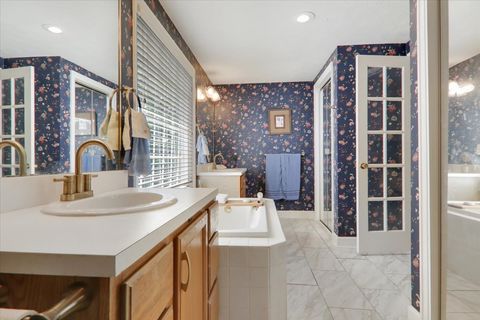 Tiny photo for 17 Sunset Road, Bloomington, IL 61701 (MLS # 12447024)