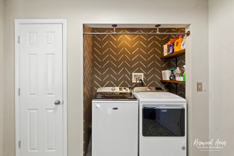 Tiny photo for 104 W Cottage Street, Sheldon, IL 60966 (MLS # 12501595)