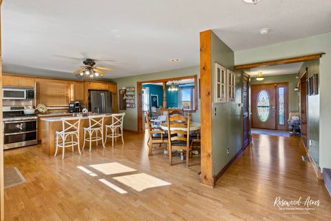 Tiny photo for 104 W Cottage Street, Sheldon, IL 60966 (MLS # 12501595)