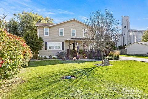 Tiny photo for 104 W Cottage Street, Sheldon, IL 60966 (MLS # 12501595)