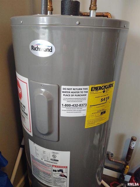 Tiny photo for 1470 Old Bloomfield Road, Vienna, IL 62995 (MLS # EB460639)