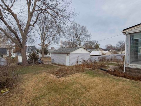 Tiny photo for 408 E 29th St Street, Davenport, IA 52803 (MLS # 100000312)
