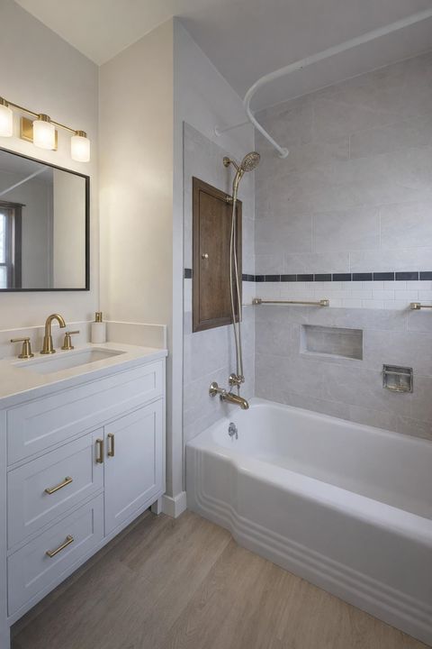 Tiny photo for 408 E 29th St Street, Davenport, IA 52803 (MLS # 100000312)