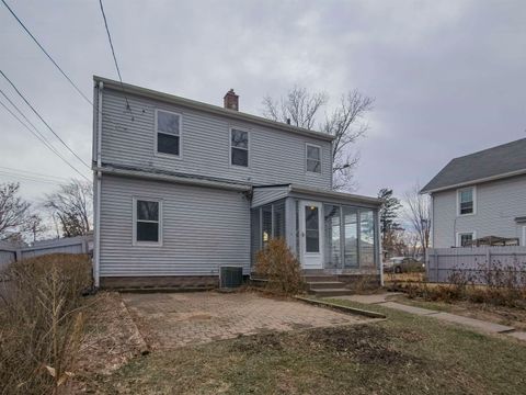Tiny photo for 408 E 29th St Street, Davenport, IA 52803 (MLS # 100000312)