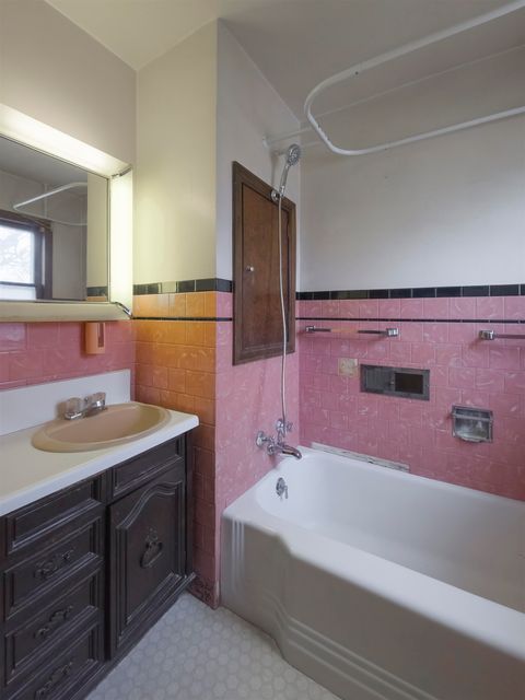 Tiny photo for 408 E 29th St Street, Davenport, IA 52803 (MLS # 100000312)