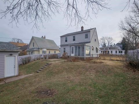 Tiny photo for 408 E 29th St Street, Davenport, IA 52803 (MLS # 100000312)