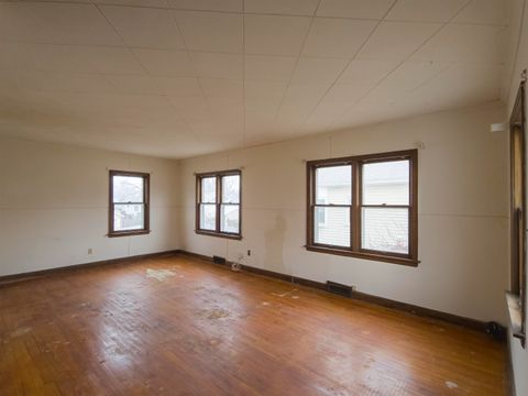 Tiny photo for 408 E 29th St Street, Davenport, IA 52803 (MLS # 100000312)