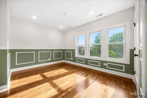 Tiny photo for 4633 Wolf Road, Western Springs, IL 60558 (MLS # 12672655)
