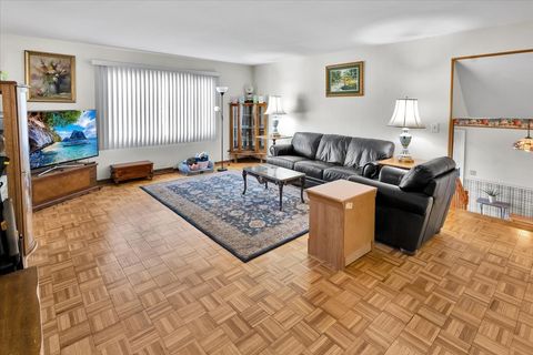 Tiny photo for 2914 Sheridan Drive, Woodridge, IL 60517 (MLS # 12605110)