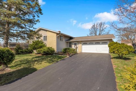 Tiny photo for 2914 Sheridan Drive, Woodridge, IL 60517 (MLS # 12605110)