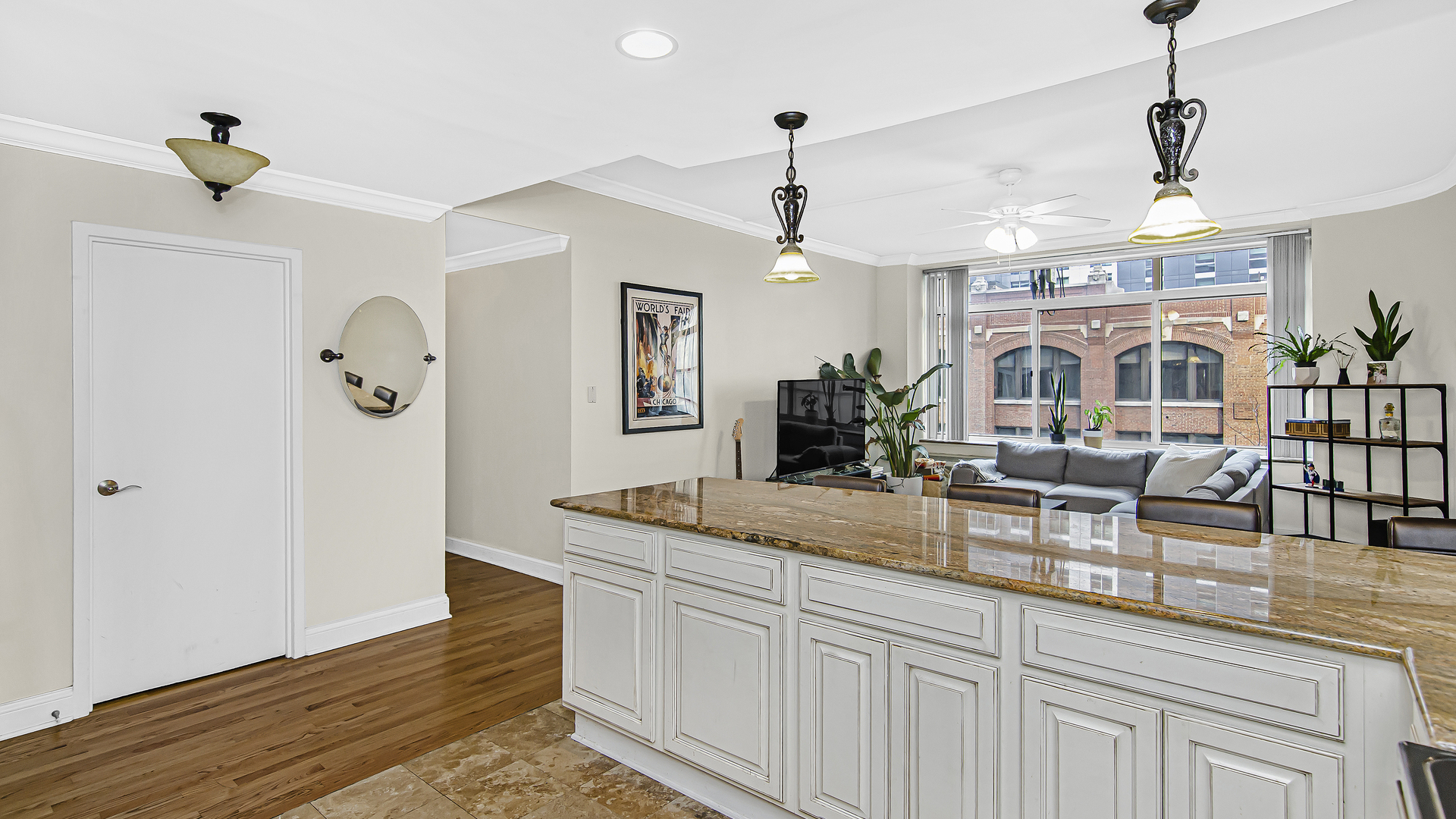 211 E Ohio Street 621