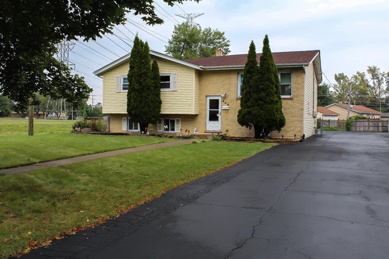 409 E Cherry Hill