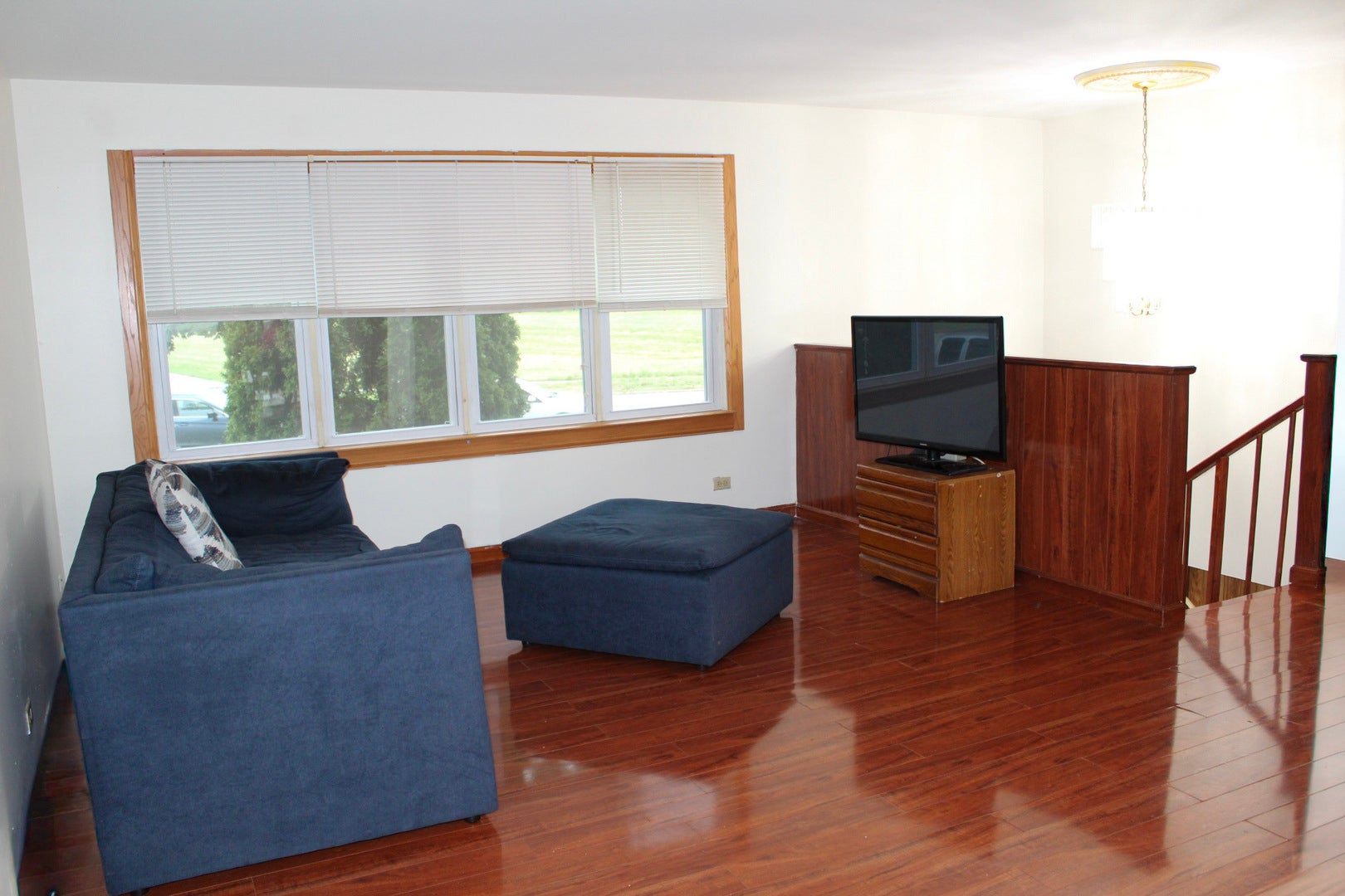 409 E Cherry Hill