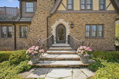 Tiny photo for 2448 Lincolnwood Drive, Evanston, IL 60201 (MLS # 12618098)