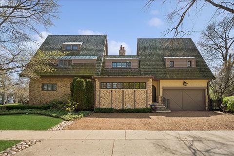 Tiny photo for 2448 Lincolnwood Drive, Evanston, IL 60201 (MLS # 12618098)