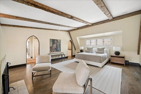 Tiny photo for 2448 Lincolnwood Drive, Evanston, IL 60201 (MLS # 12618098)