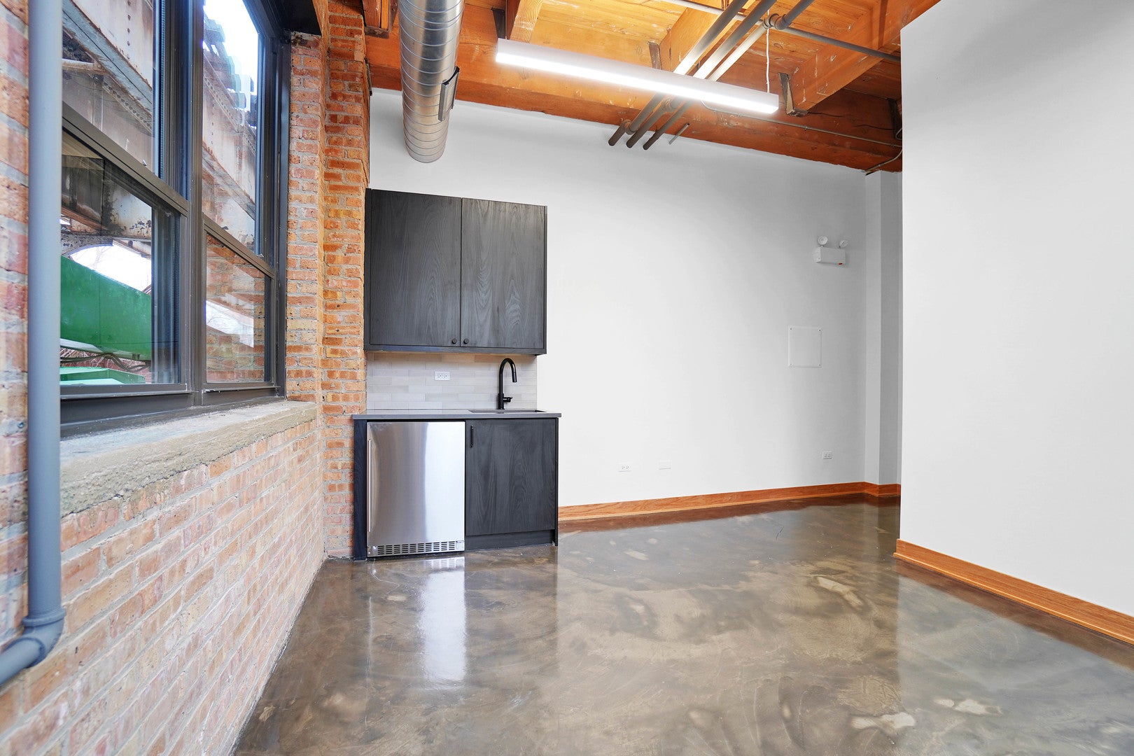 1806 W Cuyler Avenue 104