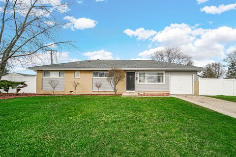 Photo of 310 Maricopa Lane, Hoffman Estates, IL 60169 (MLS # 12663631)