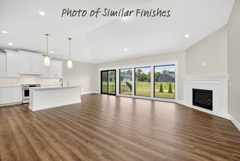 Tiny photo for 208 N 15th Street, Le Claire, IA 52753 (MLS # 12622061)