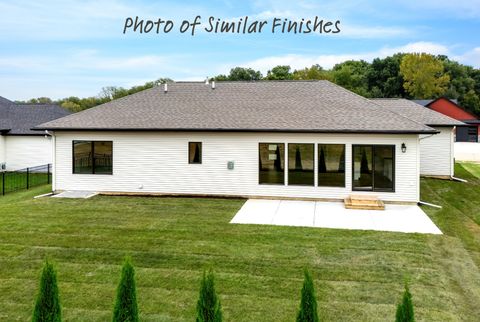 Tiny photo for 208 N 15th Street, Le Claire, IA 52753 (MLS # 12622061)
