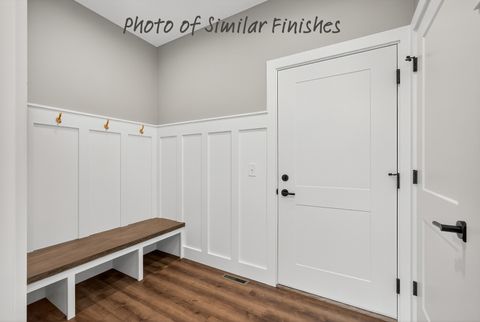 Tiny photo for 208 N 15th Street, Le Claire, IA 52753 (MLS # 12622061)