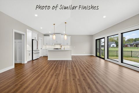 Tiny photo for 208 N 15th Street, Le Claire, IA 52753 (MLS # 12622061)