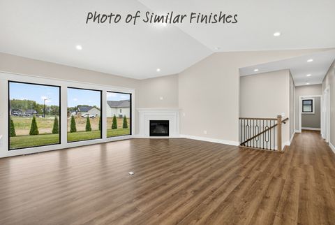 Tiny photo for 208 N 15th Street, Le Claire, IA 52753 (MLS # 12622061)