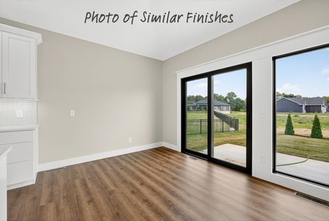 Tiny photo for 208 N 15th Street, Le Claire, IA 52753 (MLS # 12622061)