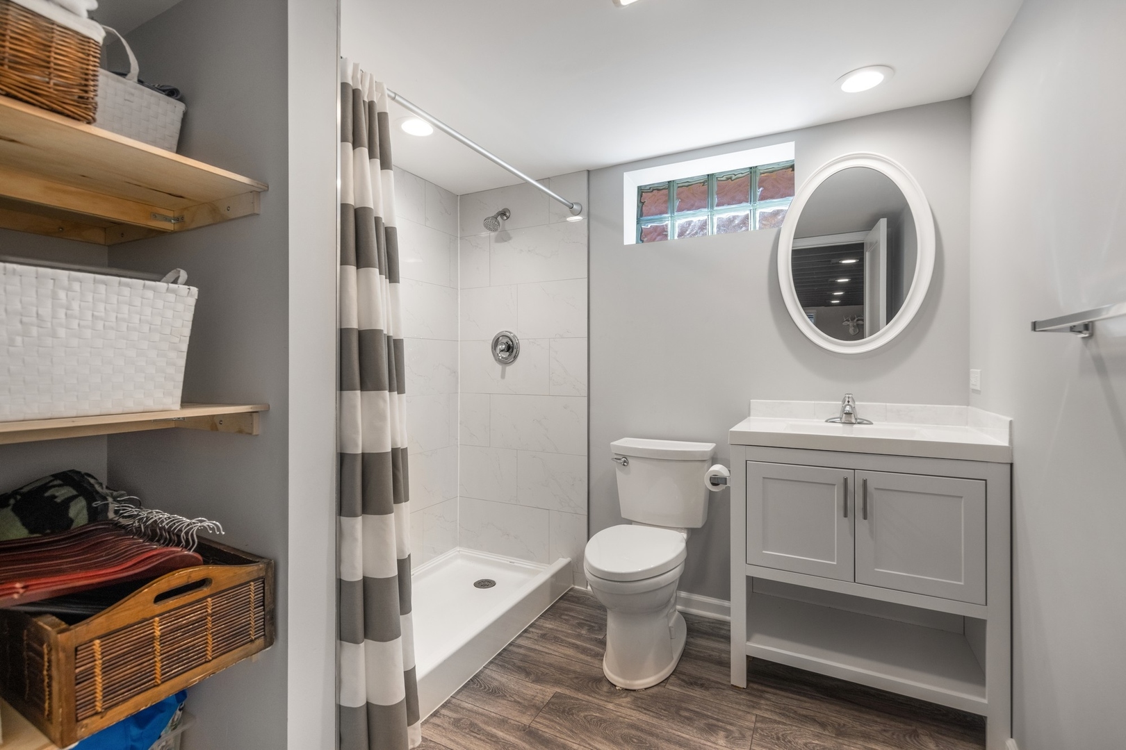 Villa Park, Illinois 60181, United States, 3 Bedrooms Bedrooms, ,2 BathroomsBathrooms,Residential,Active,233544