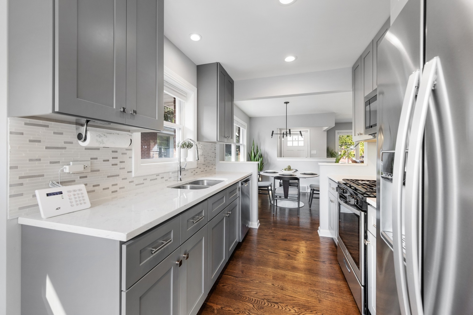 Villa Park, Illinois 60181, United States, 3 Bedrooms Bedrooms, ,2 BathroomsBathrooms,Residential,Active,233544