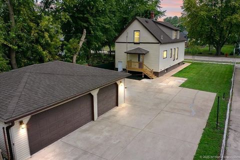Tiny photo for 2745 Desplaines Street, Blue Island, IL 60406 (MLS # 12481909)