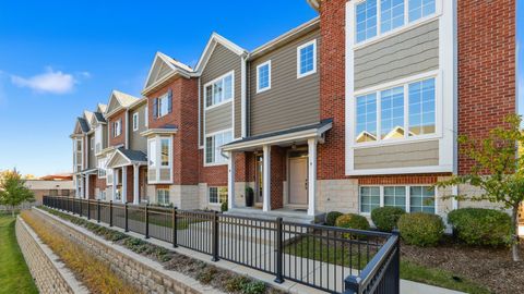 Tiny photo for 416 N CASS Avenue #6, Westmont, IL 60559 (MLS # 12502917)