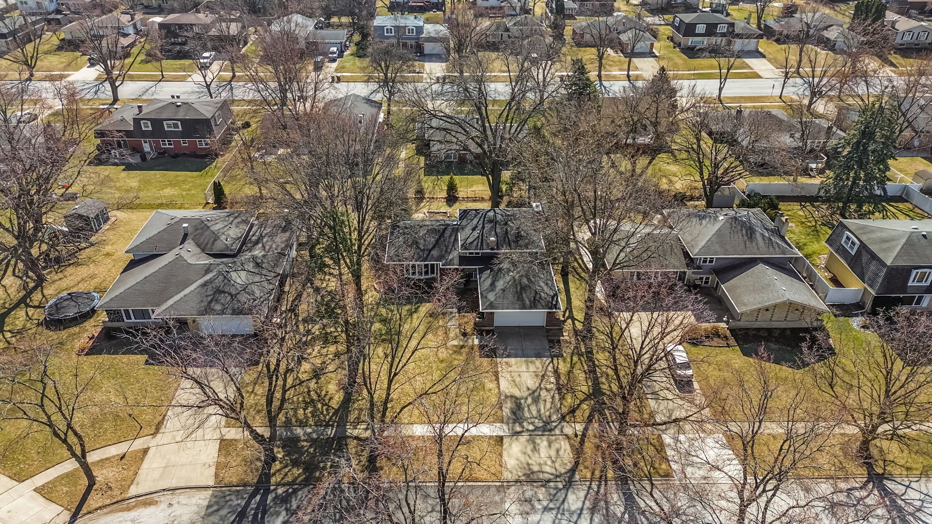 18W089 Claremont Drive