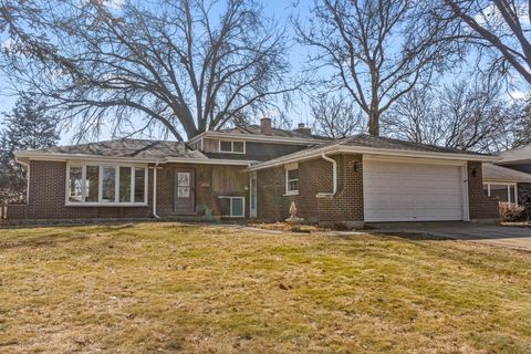 Tiny photo for 18W089 Claremont Drive, Darien, IL 60561 (MLS # 12578197)