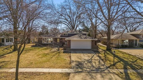 Tiny photo for 18W089 Claremont Drive, Darien, IL 60561 (MLS # 12578197)