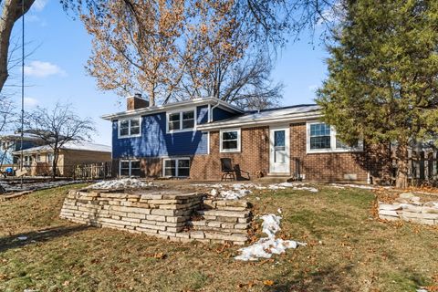 Tiny photo for 18W089 Claremont Drive, Darien, IL 60561 (MLS # 12578197)