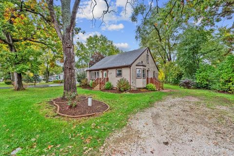 Photo of 3019 W Lincoln Road, McHenry, IL 60051 (MLS # 12506388)