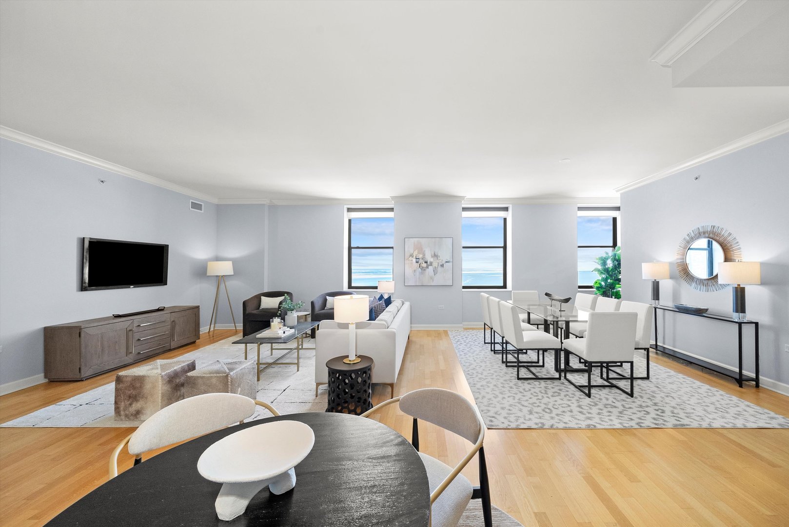 310 S MICHIGAN Avenue 2101